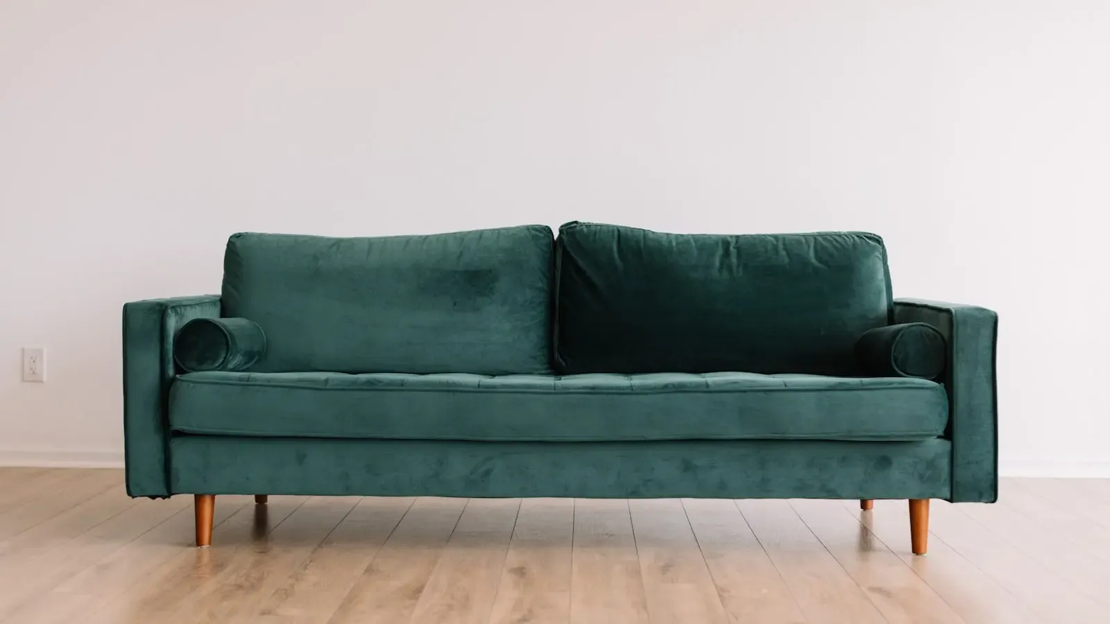 Why Are Younger Generations Rejecting Maximalism for Quiet Interior Design