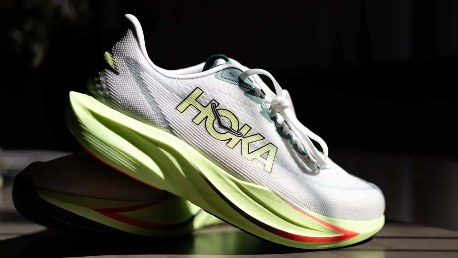 Do carbon fiber plated running shoes provide a real advantage for amateur runners