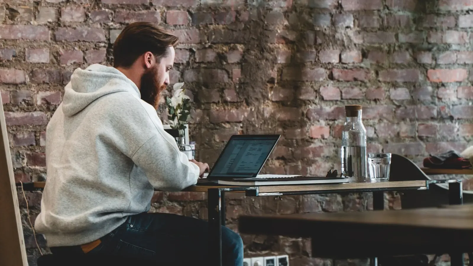 Can You Successfully Launch A Profitable Startup With Less Than 1000 Dollars