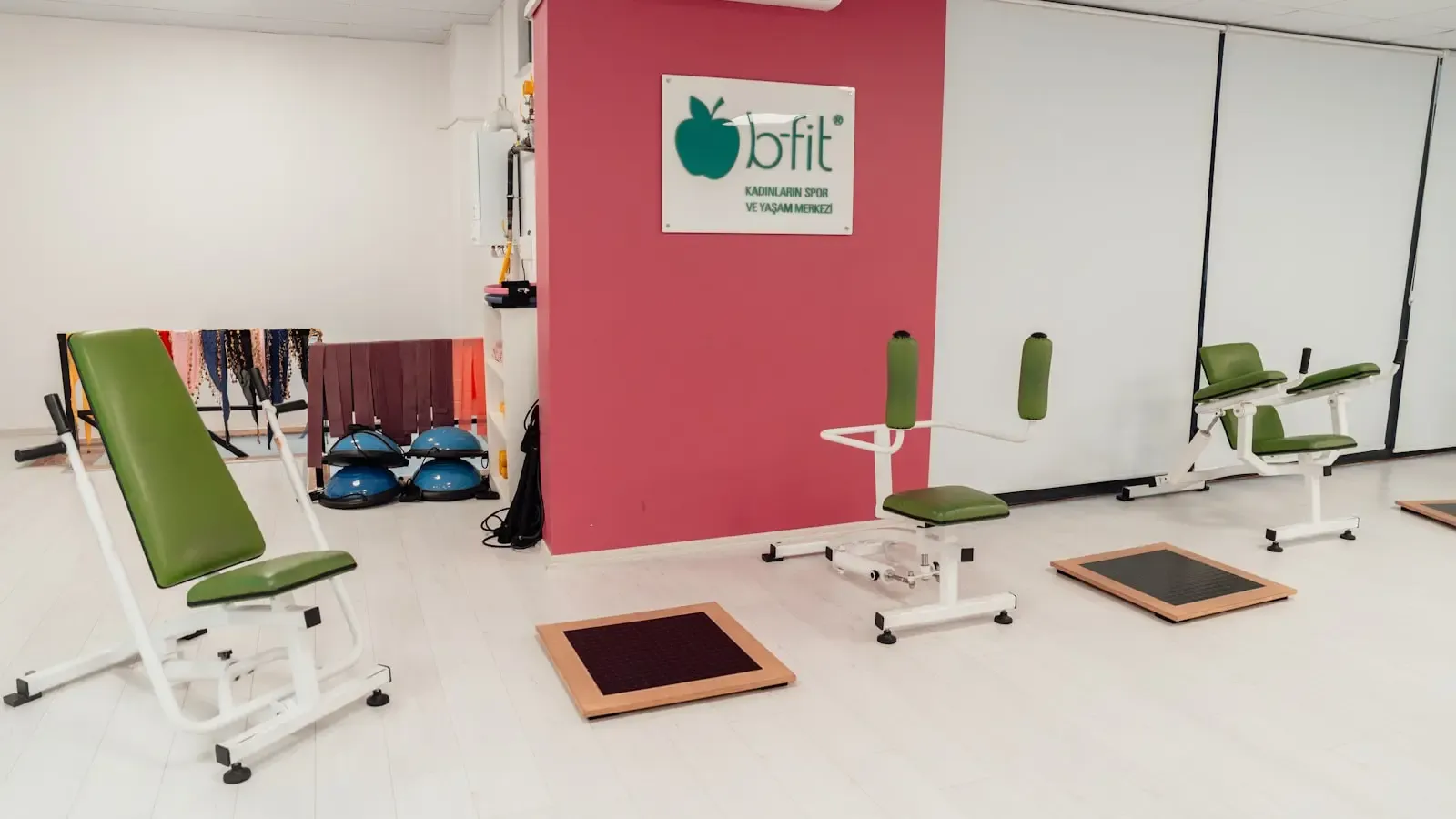 Why Are Private Wellness Clubs Replacing Social Hubs in 2026