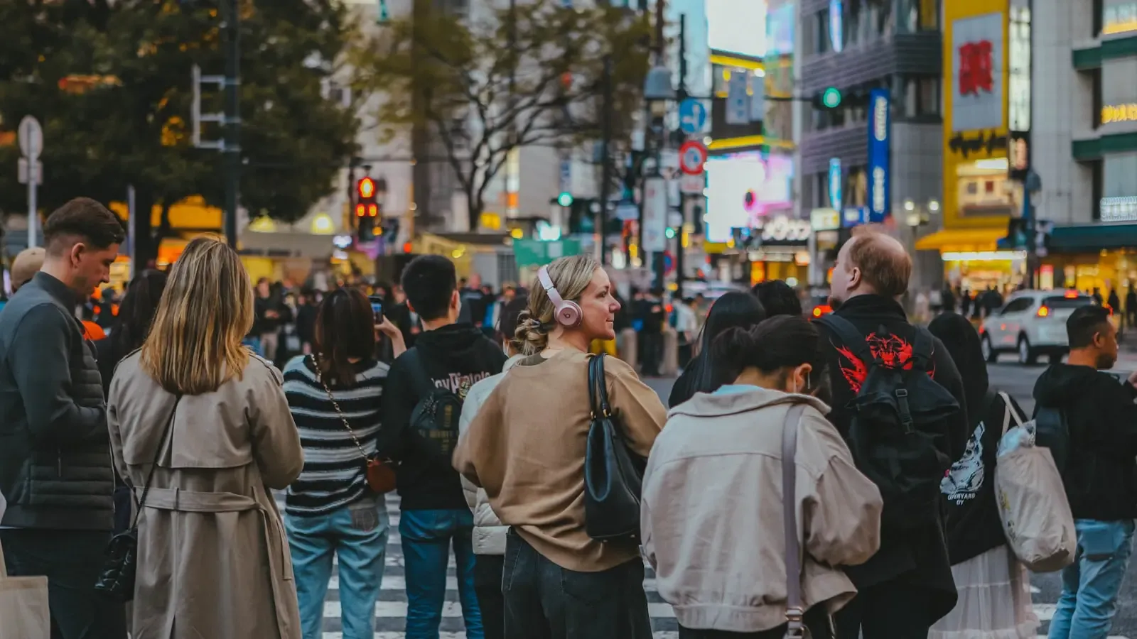 How can you effectively manage a ten day trip to Japan on a restricted budget