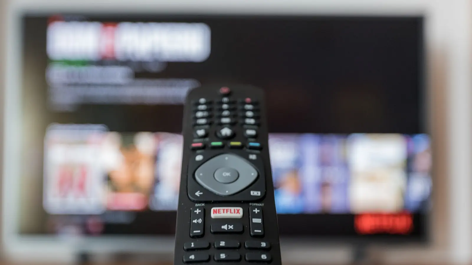 Are Perfect TV Ratings Useful for Choosing a New Series?