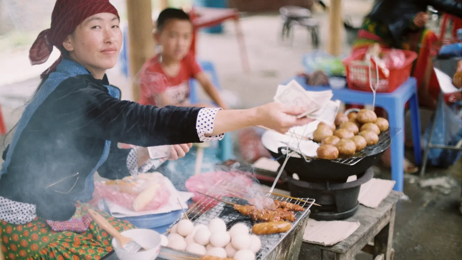 How Can You Avoid Food Poisoning From Street Food in Hanoi?