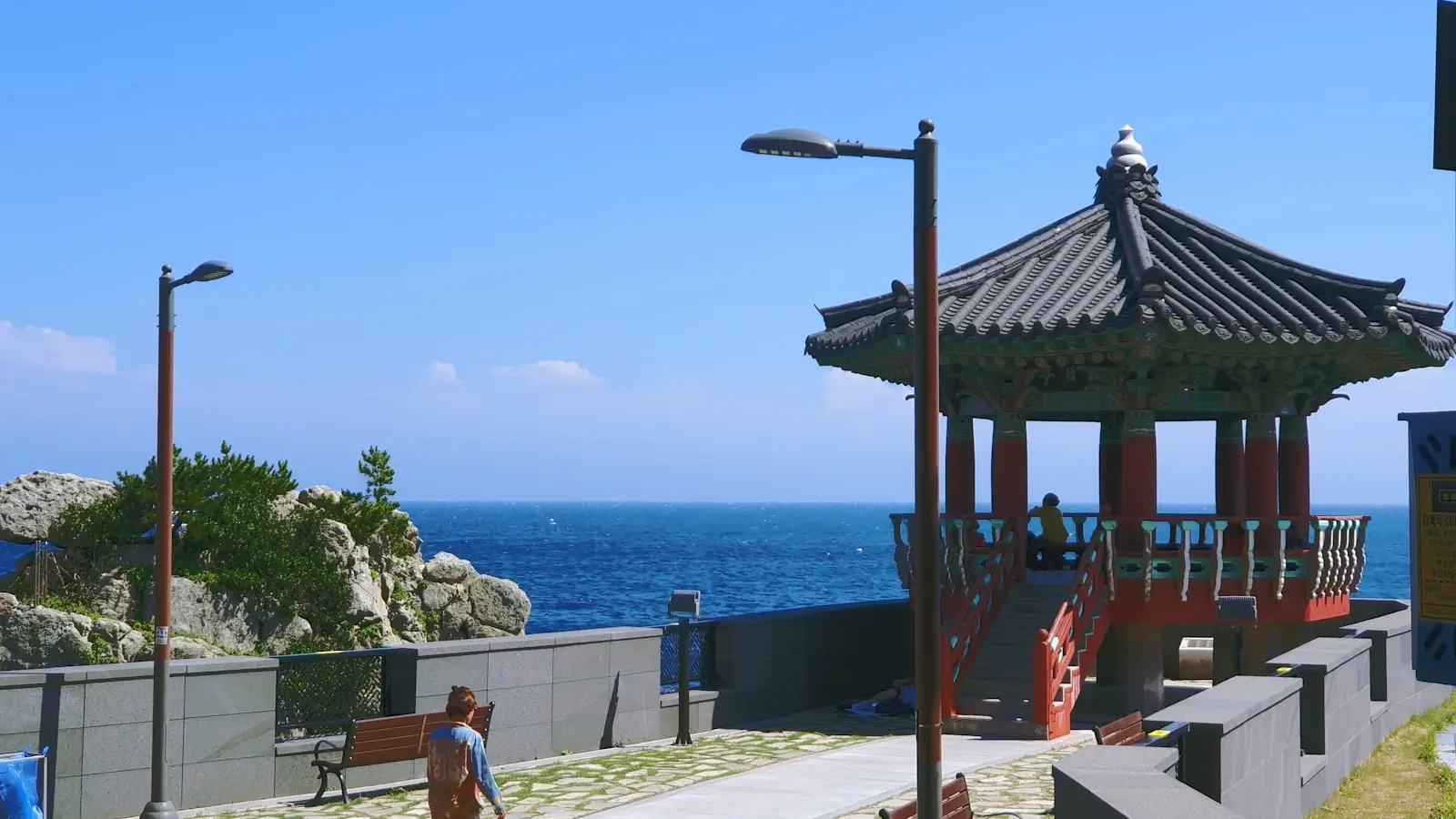 What Is the Best Running Route Along Haeundae Beach in Busan?