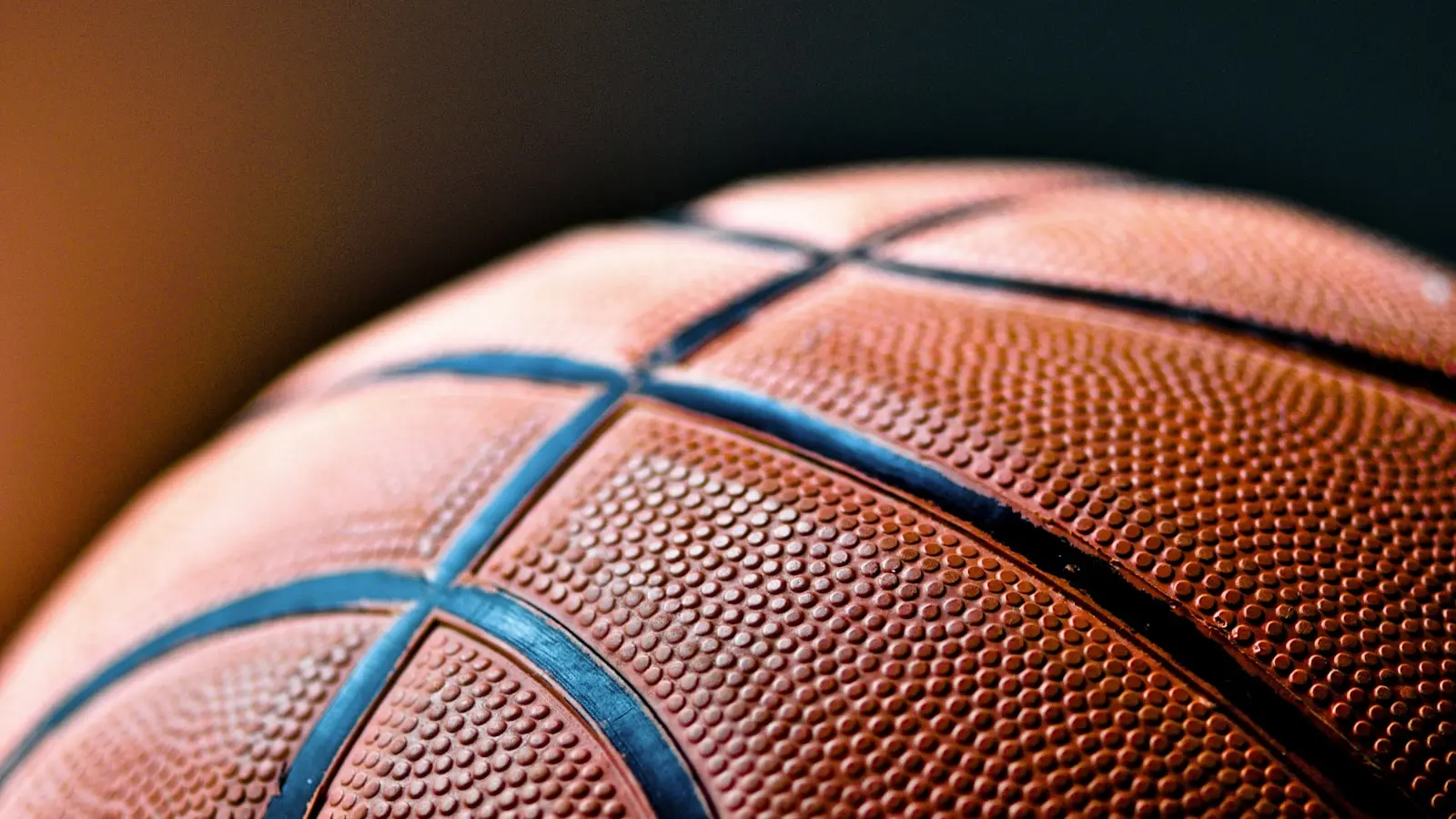 What Makes Caitlin Clark's Three-Point Shooting So Effective?