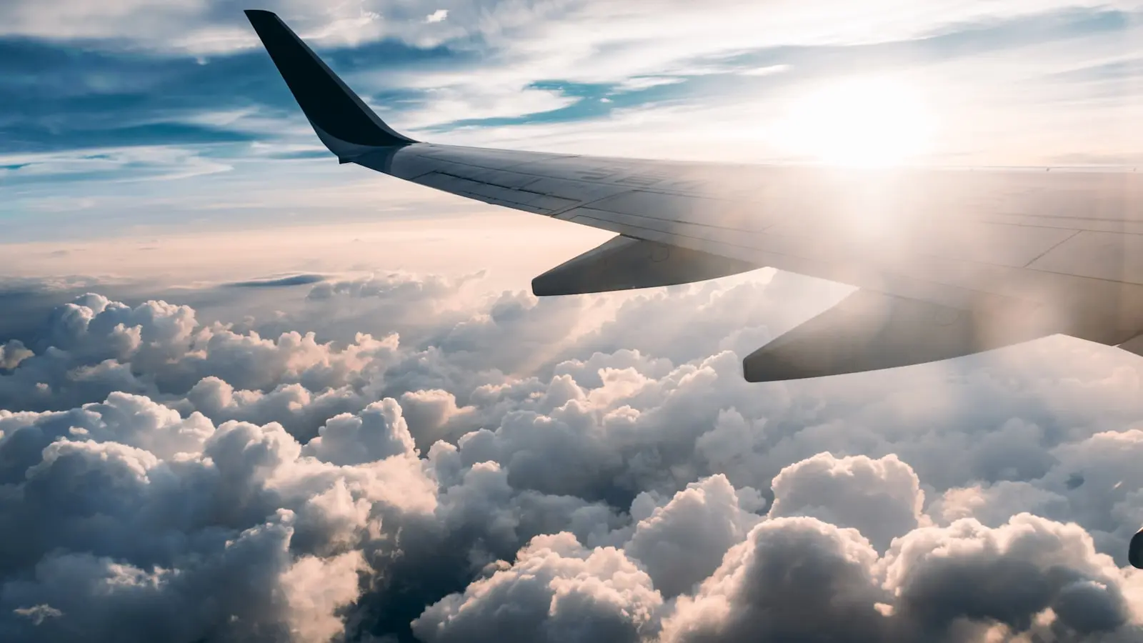 Can Last Minute Flight Deals Really Save Sports Fans Money in 2025?