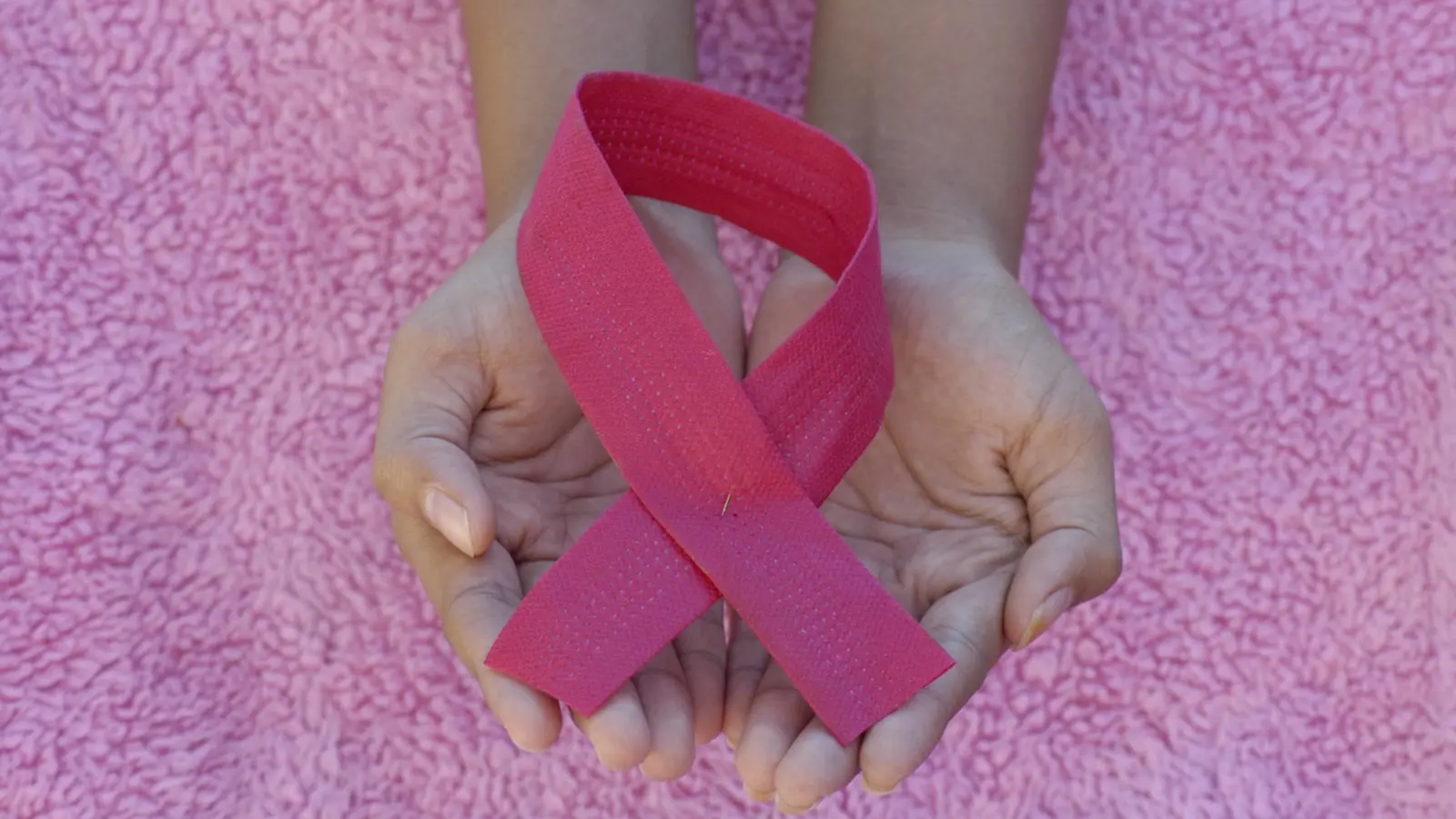 How can caregivers manage stress while supporting a parent with stage 4 cancer?