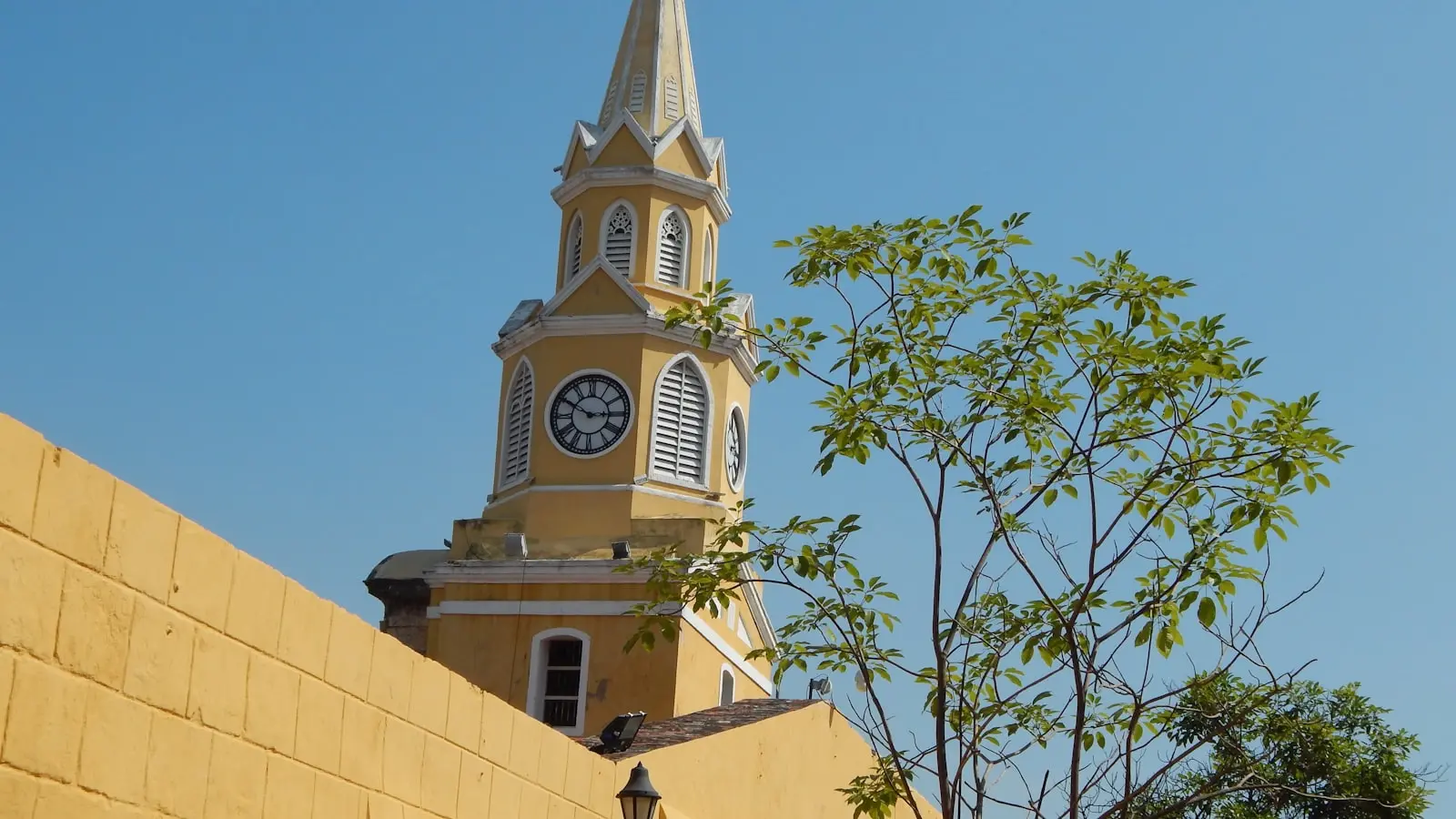 Which Cartagena Attractions Are Worth Seeing After Museums Close?