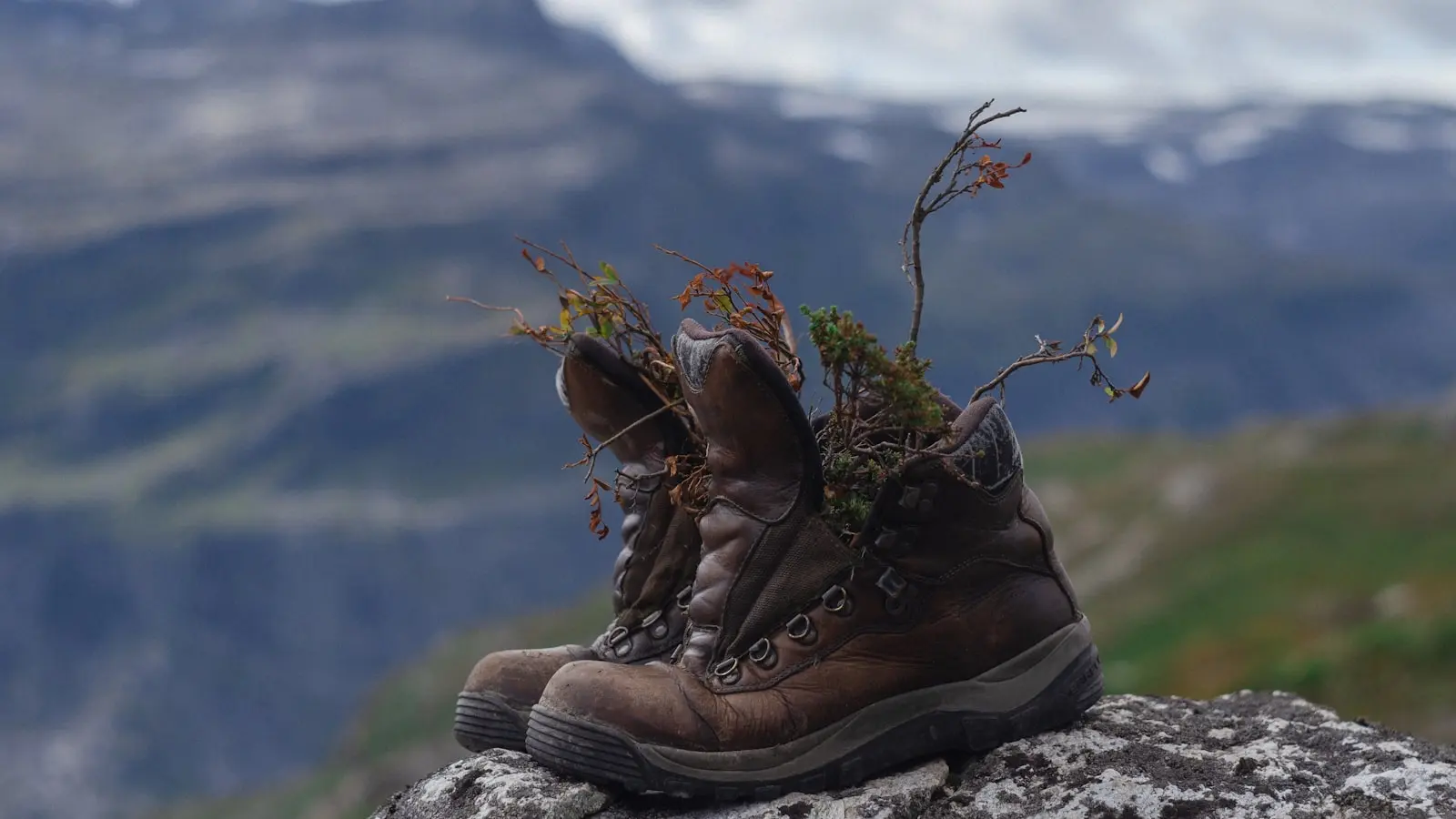 How to Choose the Right Hiking Boots for Dolomites Terrain?