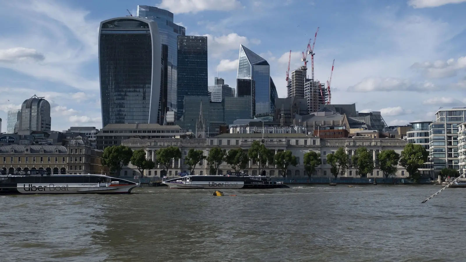 Does Moving to London Still Offer Positive ROI for Young Professionals