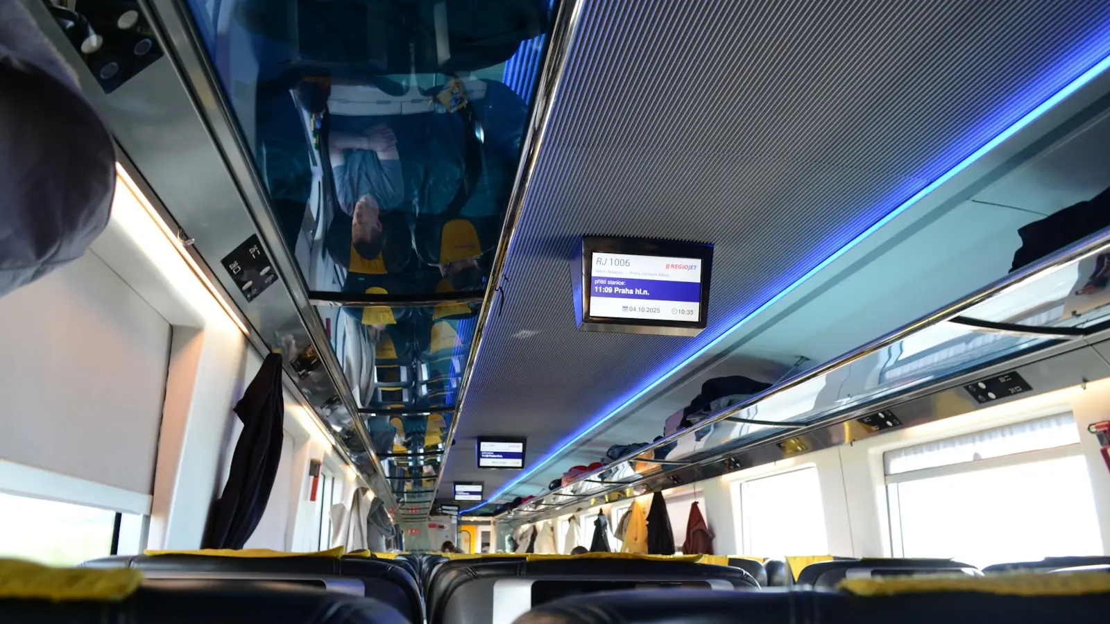Why Are Overhead Bags on Eurostar a Theft Risk at Brussels Midi?