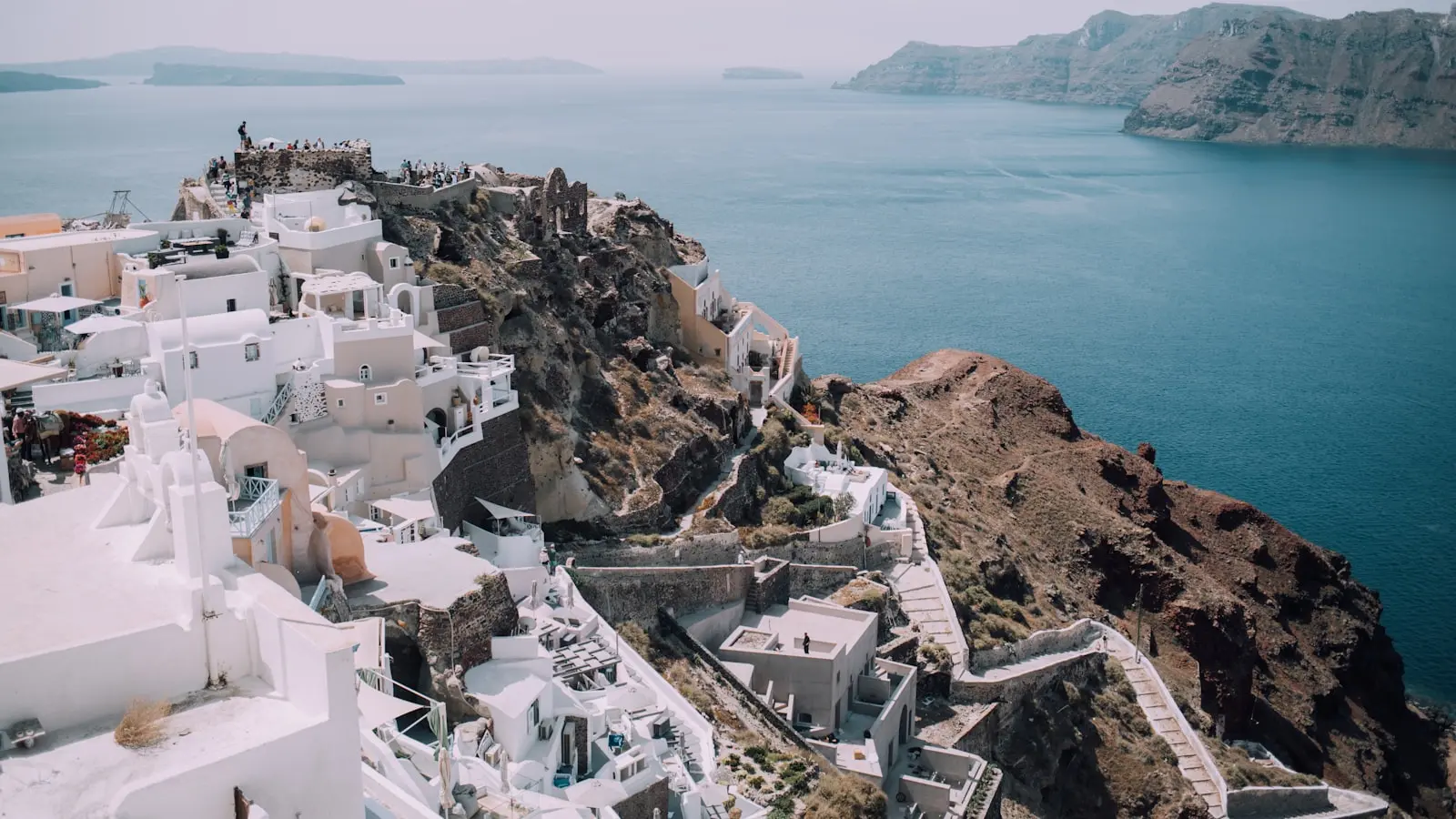 Is the Fira to Oia Hike Worth It in Early May Without the Crowds?