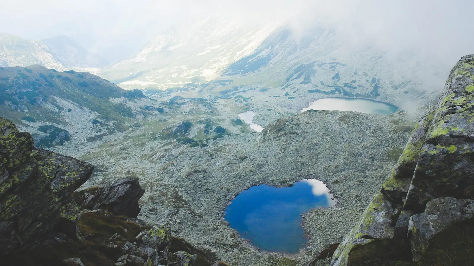 Can you safely hike at high altitude with a mild heart condition?