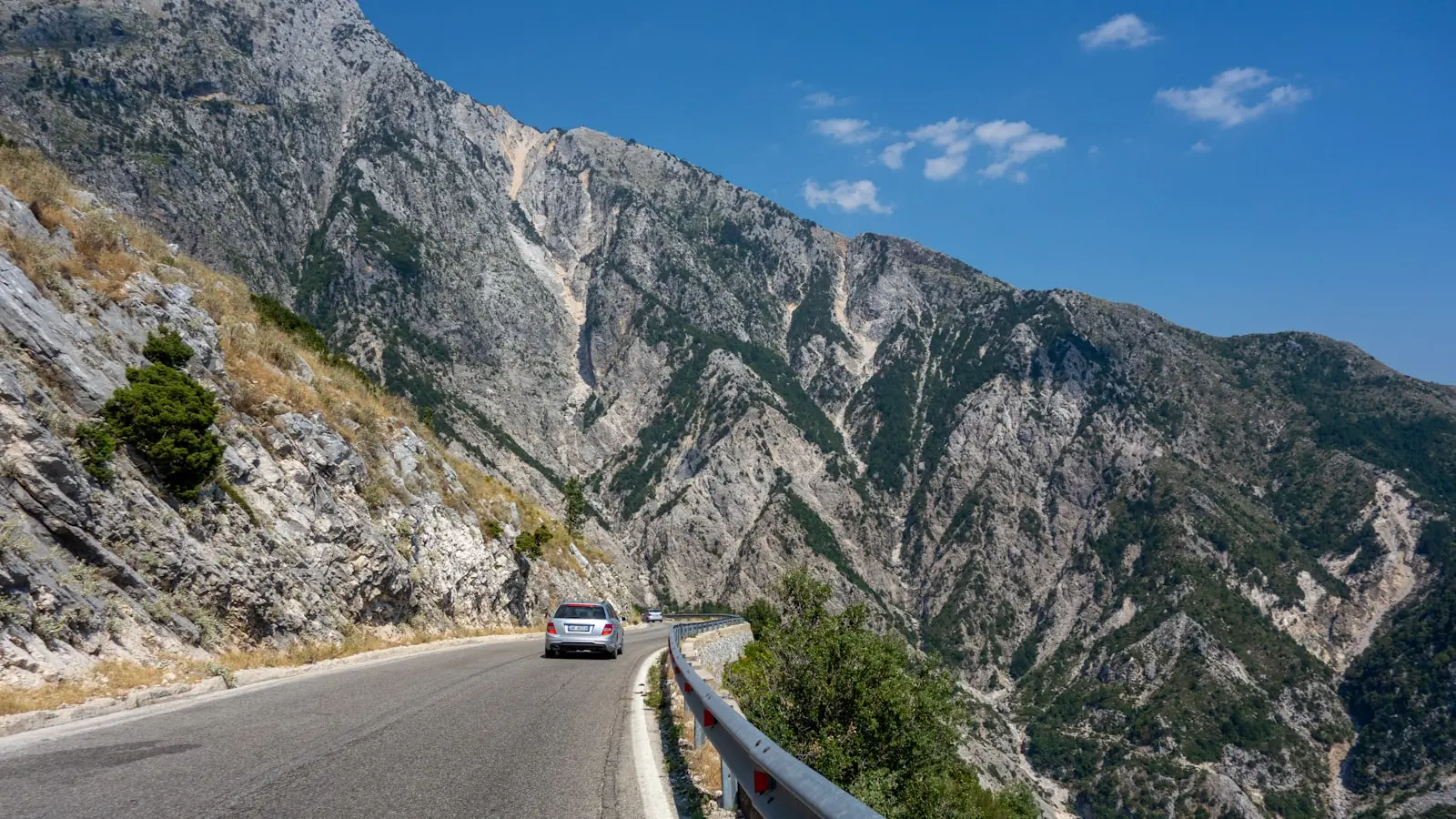 How can travelers avoid theft in Albania?