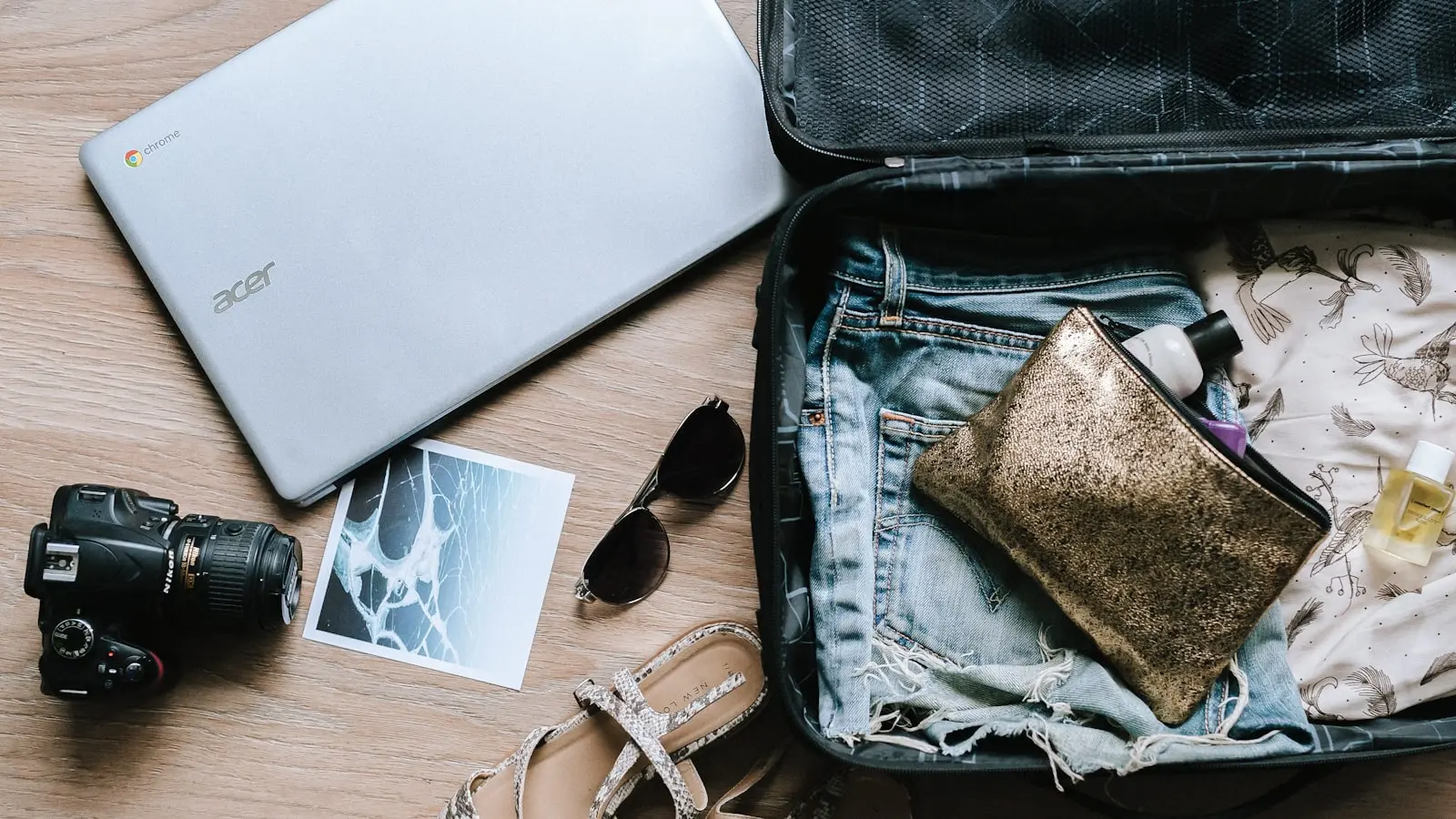 How Do Frequent Travelers Successfully Disconnect From Social Media on Trips?