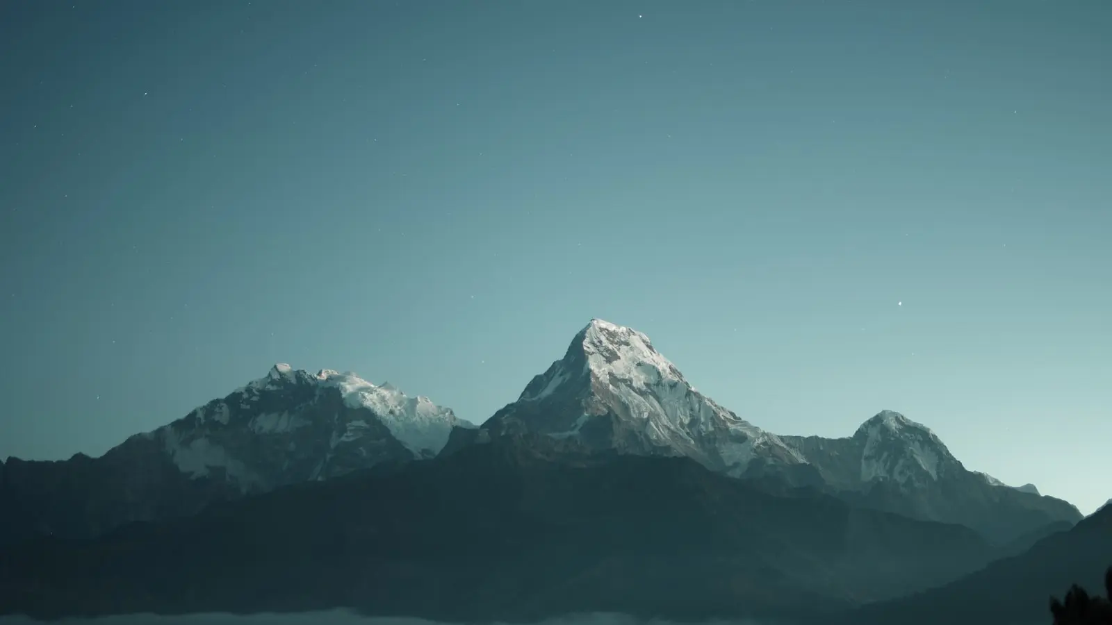 How can you plan a budget trip to Nepal without overpaying?