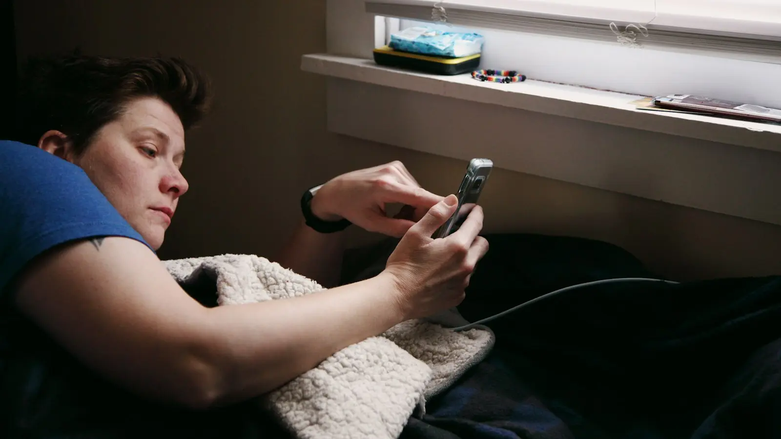 How Can You Improve Sleep After Late-Night Screen Use?