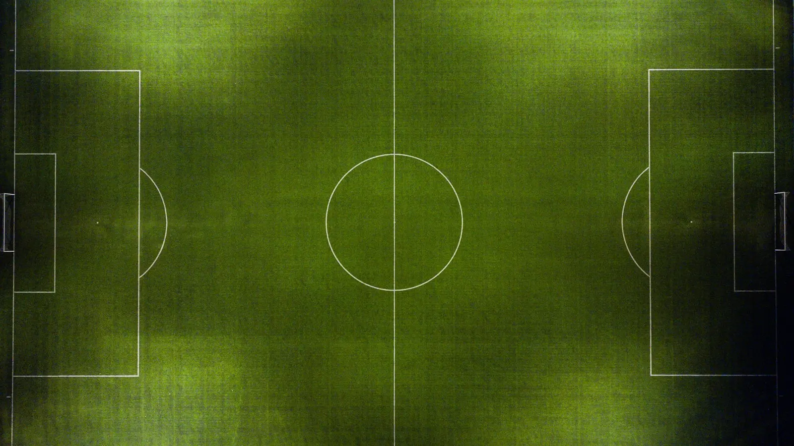 Why Do Teams Use an Inverted Fullback in Modern Football?