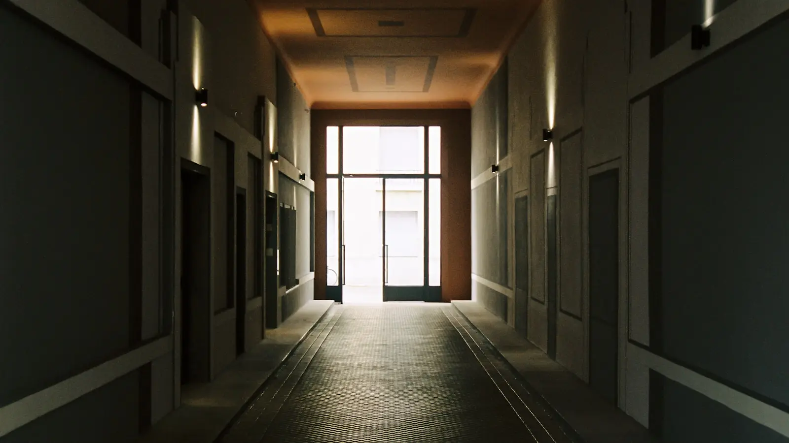 What Makes Liminal Spaces Trigger Feelings of Anxiety and Unease?