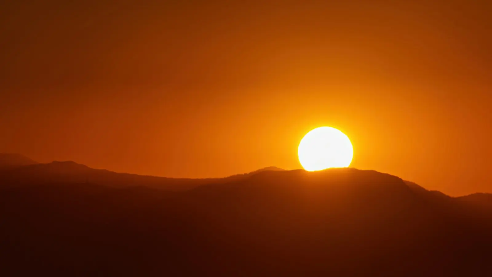 Why Can Long Daylight Change How Time Feels in Northern Places?