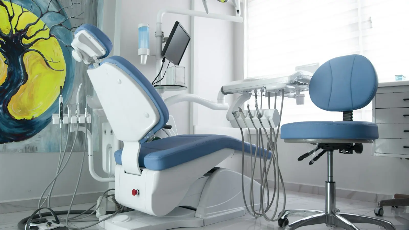 What Should You Do If a Dental Implant Feels Loose?