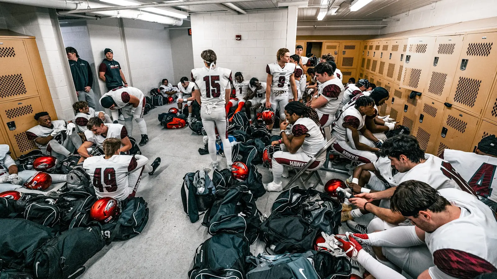 Can NFL Players Separate Politics from Team Unity Effectively?
