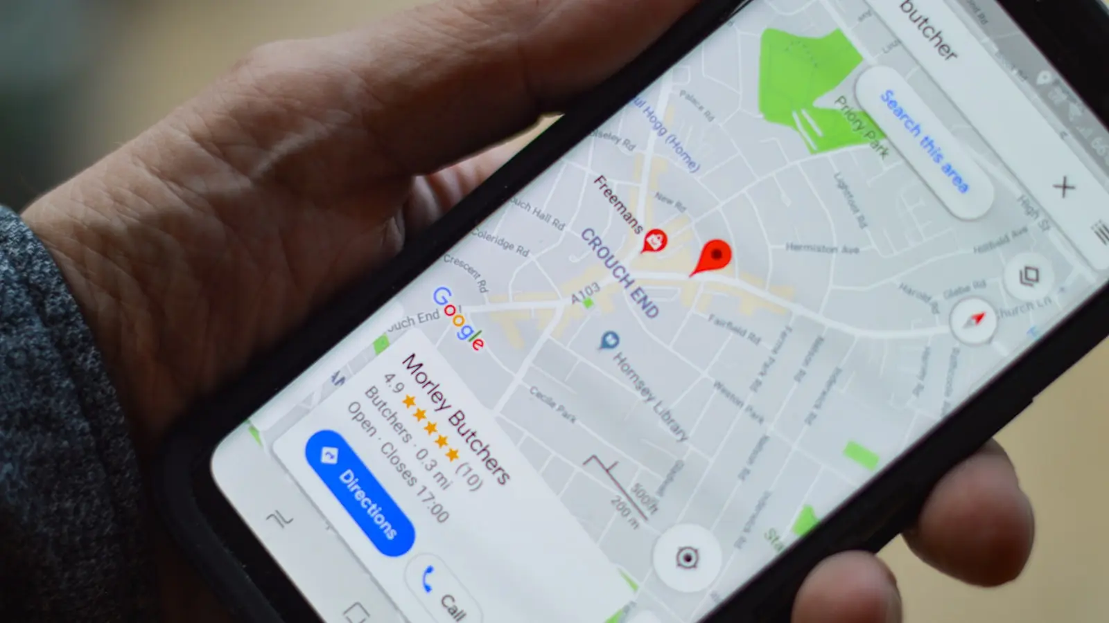 How Can You Use Offline Maps When Airport Data Fails Abroad?