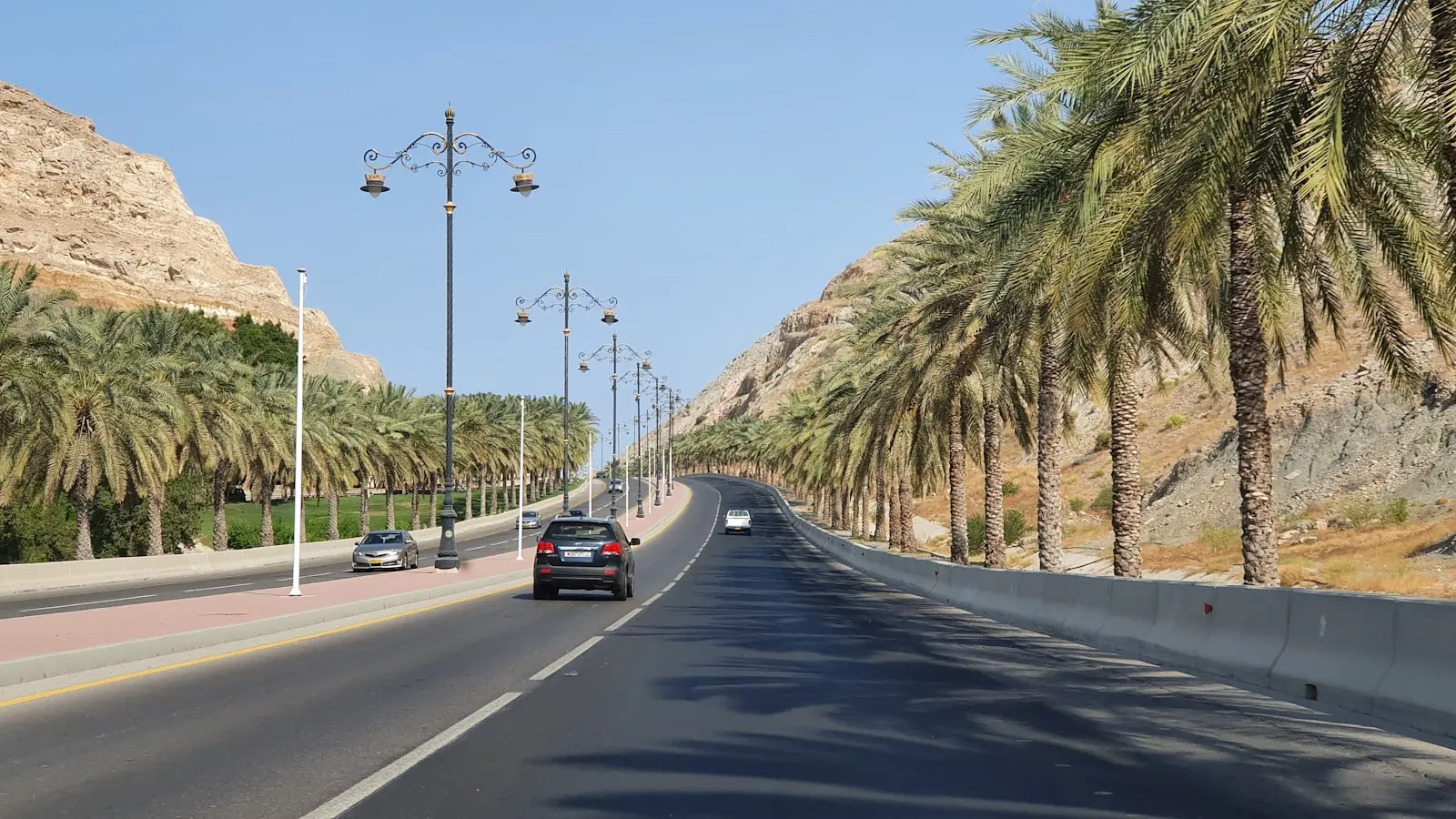 What Should First-Time Drivers Know About Oman Mountain Roads?