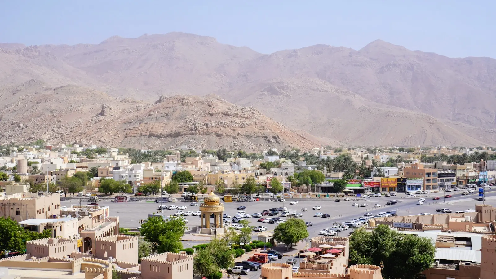 How Can You See Oman in One Week Without Changing Hotels Nightly?