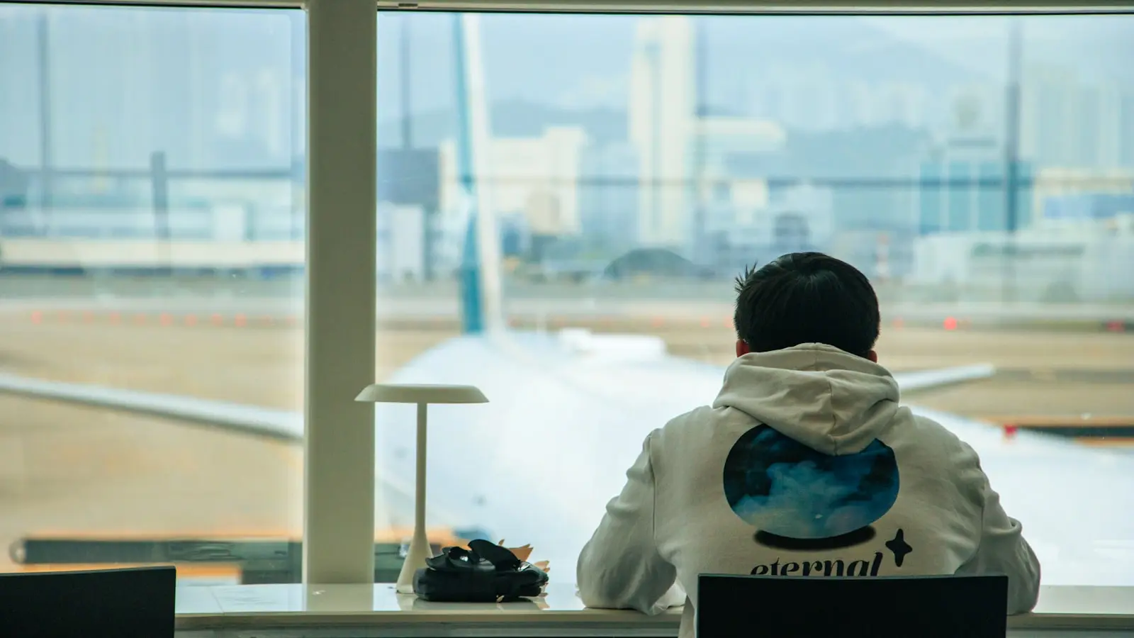 How to Reduce Stress When a Hotel Booking Fails While Abroad with Family?