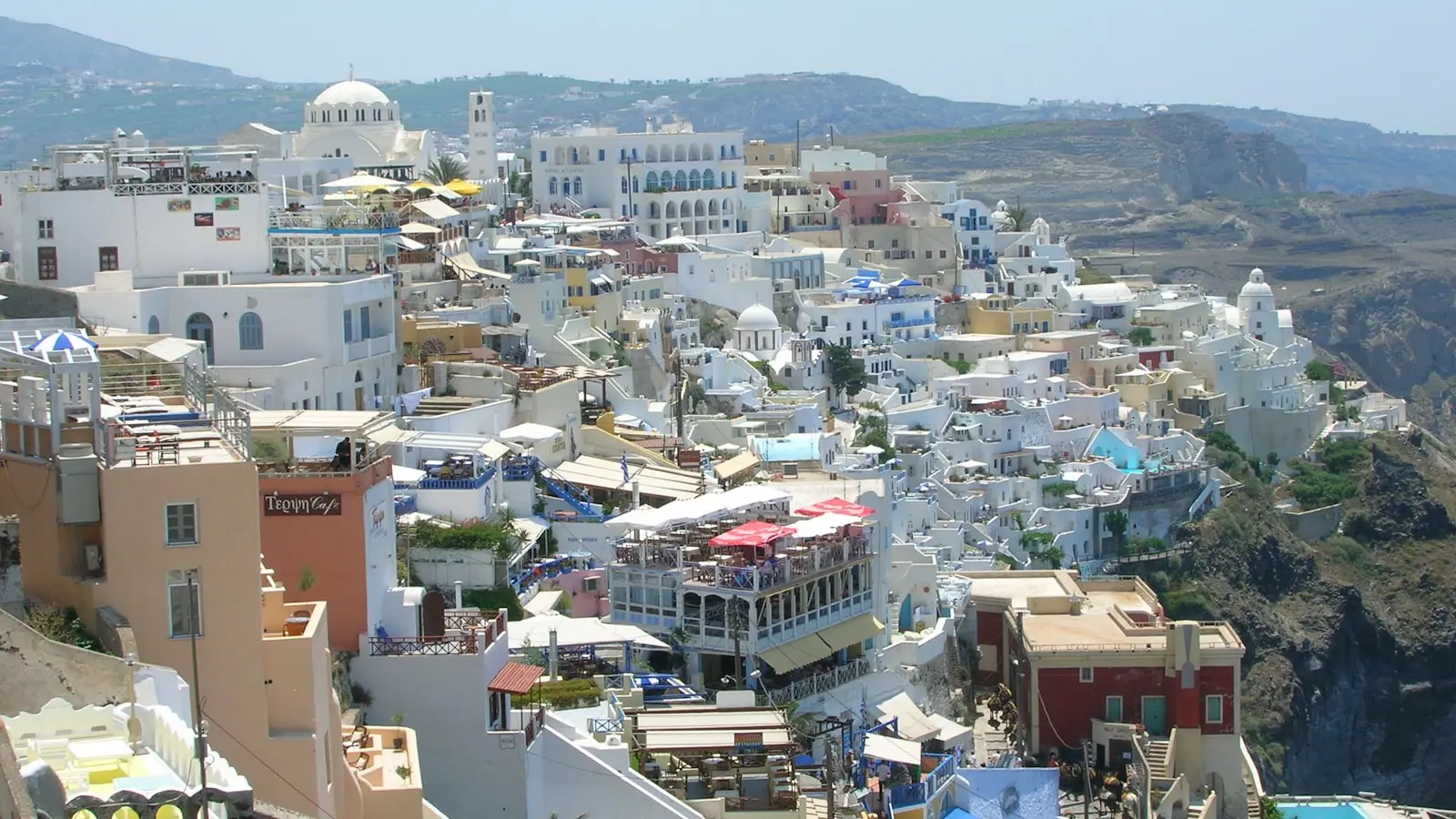 How Can You Enjoy Santorini Without Peak-Season Stress?