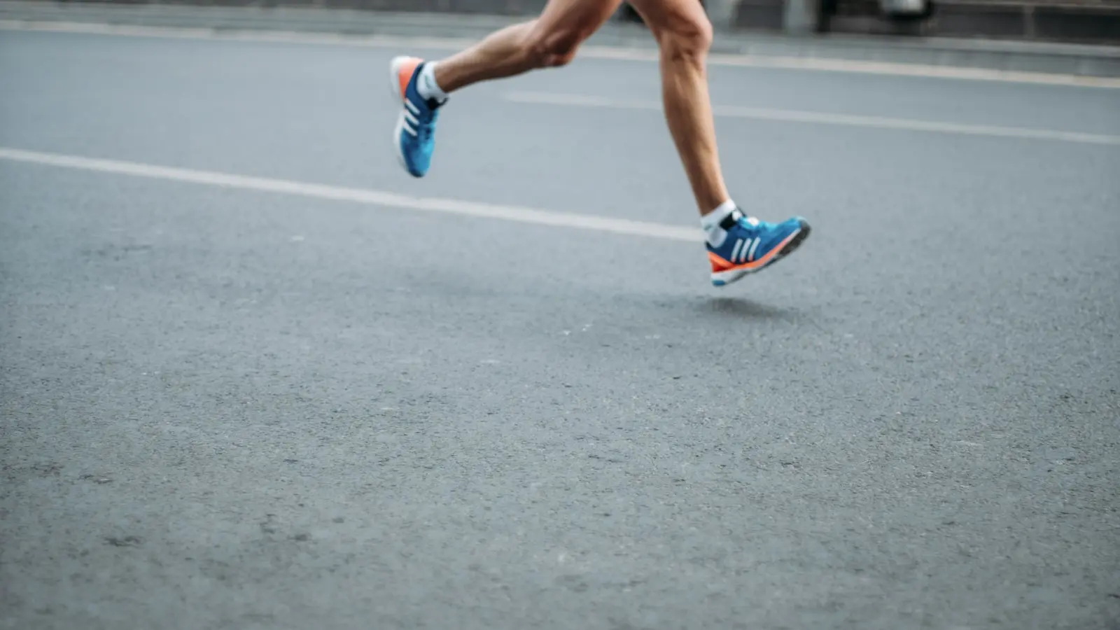How Can Runners Tell Shin Splints From a Stress Fracture?