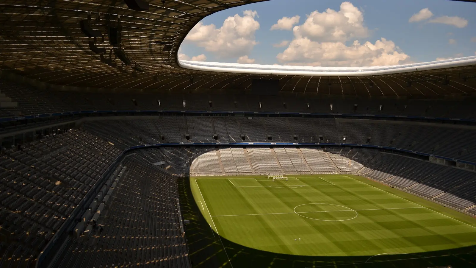 How do stadium dimensions affect home field advantage?