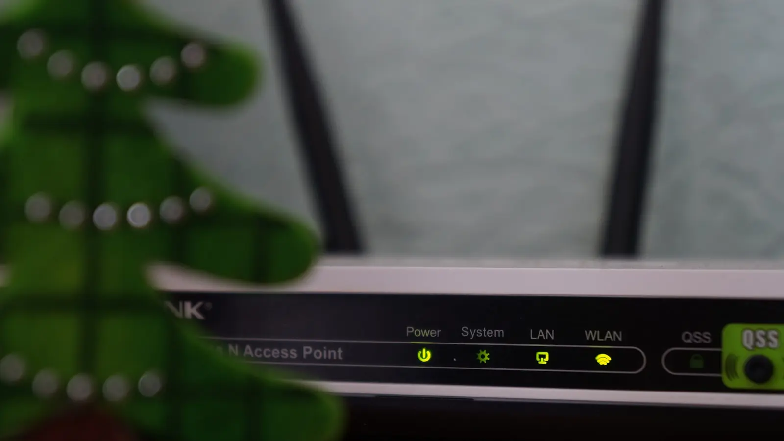 How Can You Stop Smart Home Devices From Losing Wi-Fi?