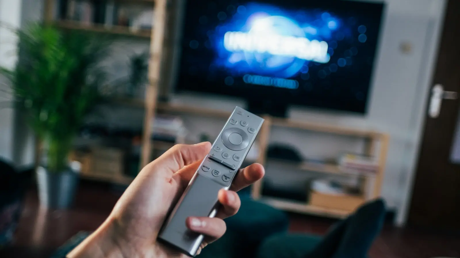 How Do You Stop Your TV From Changing Picture Modes Automatically?