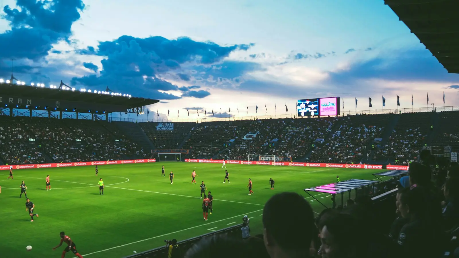 How Do Teams Use Expected Goals Without Overrating Them?