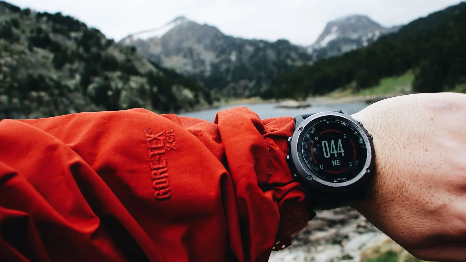 How do trail GPS watches calculate elevation gain accurately?