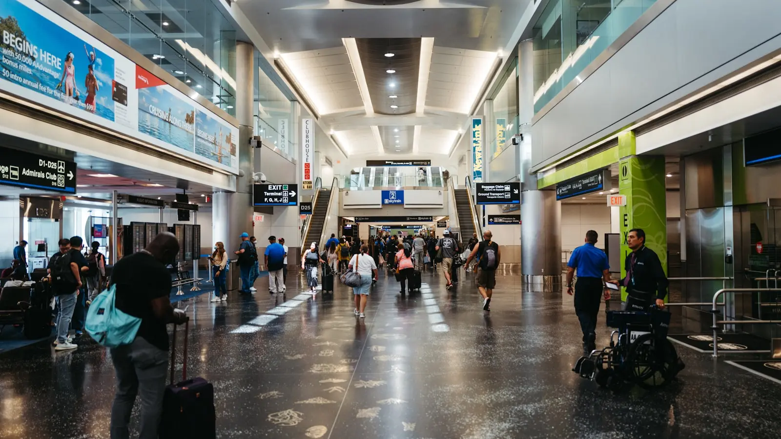 Can Walking After a Long Flight Ease Stiffness Without More Fatigue?