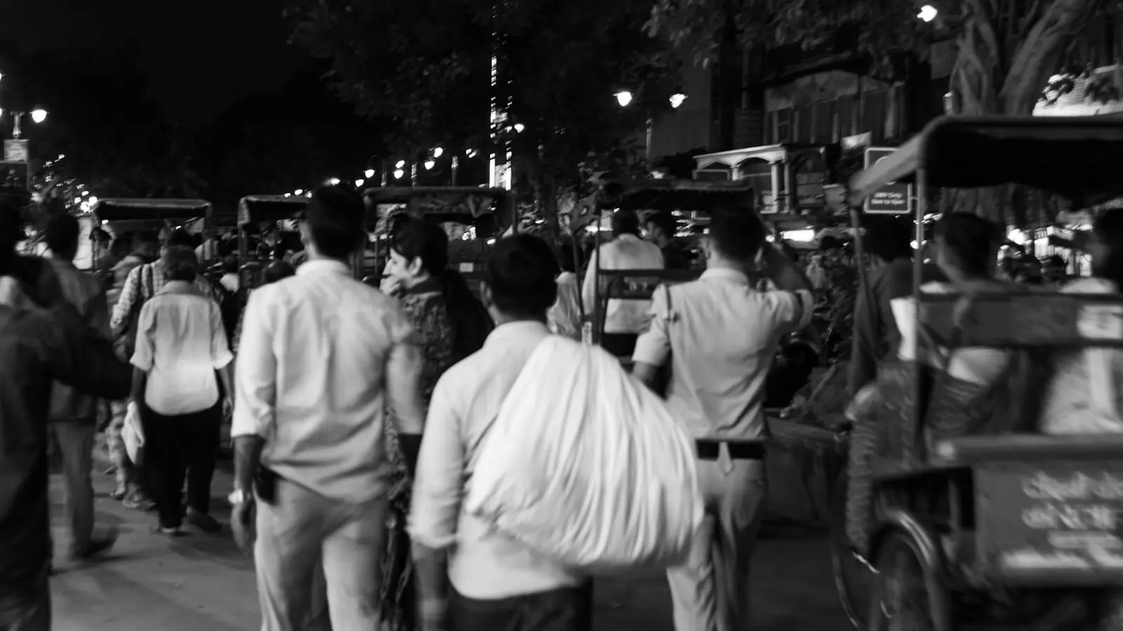 Why Do Complex Walkable Cities Trigger a Psychological High in Travelers
