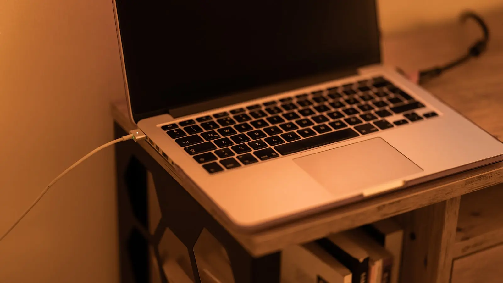 Why Does Leaving A Laptop Plugged In All The Time Destroy Its Battery Life