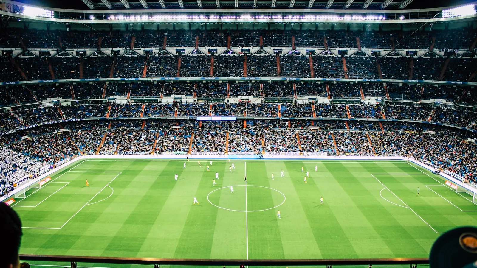 Why Do Sports Seasons Hold Fan Attention Better Than Streaming Series Gaps?