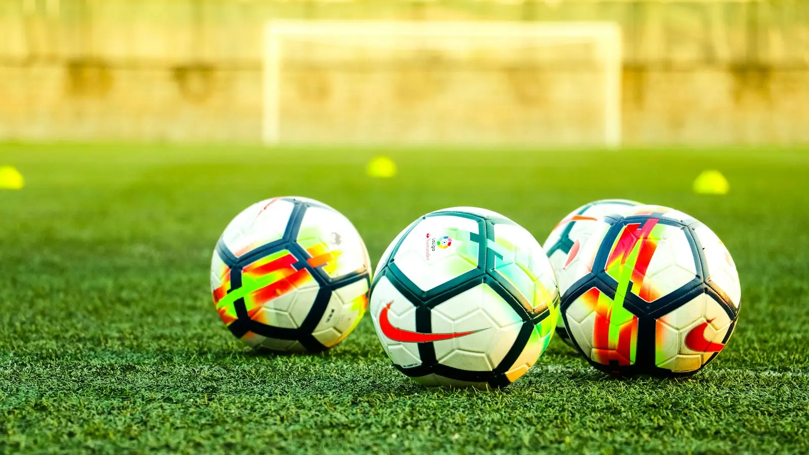 Why Do Football Teams Use Inverted Fullbacks in Possession?