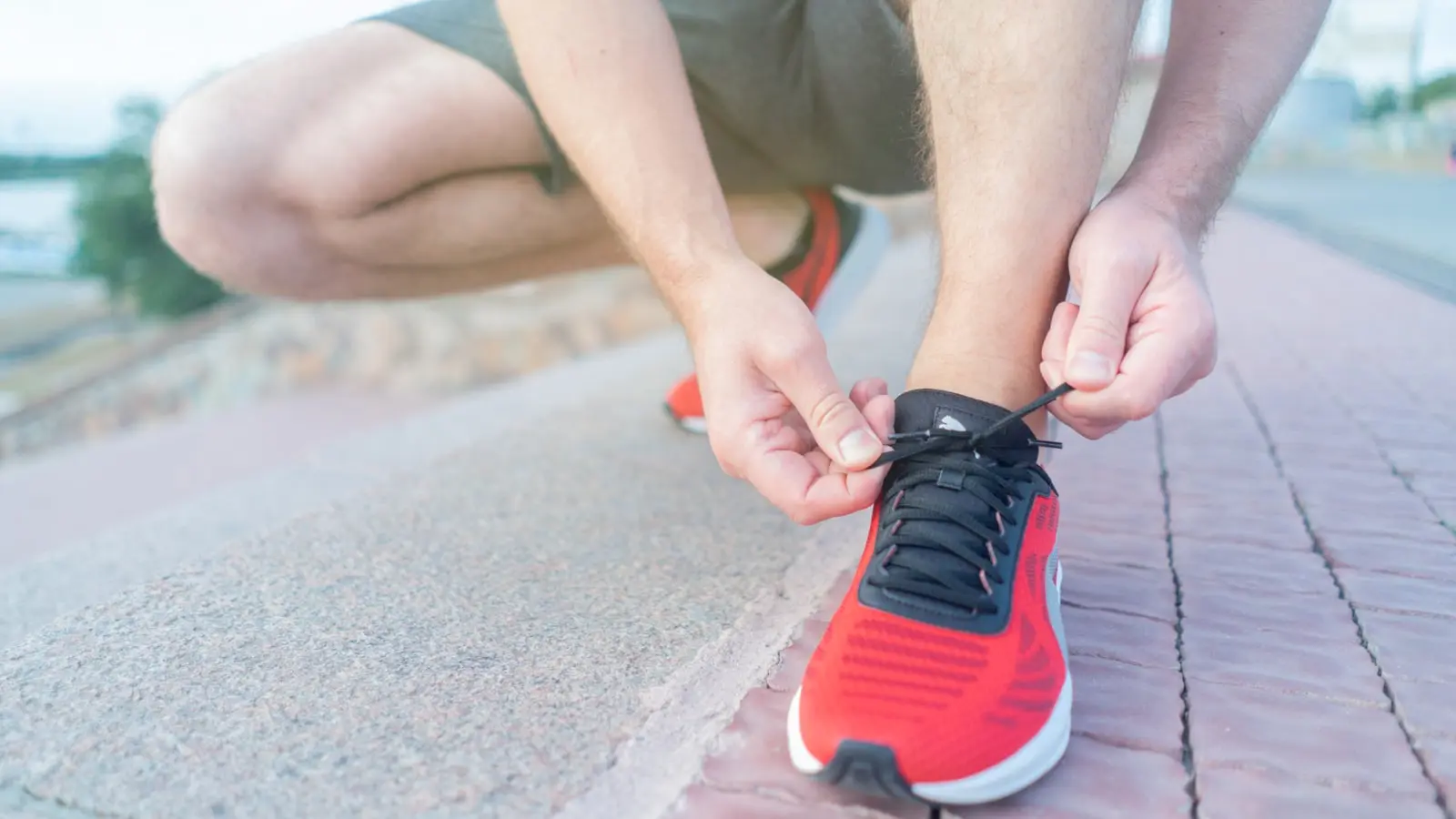 Why Do Tourists Get Severe Shin Splints Walking Around European Cities